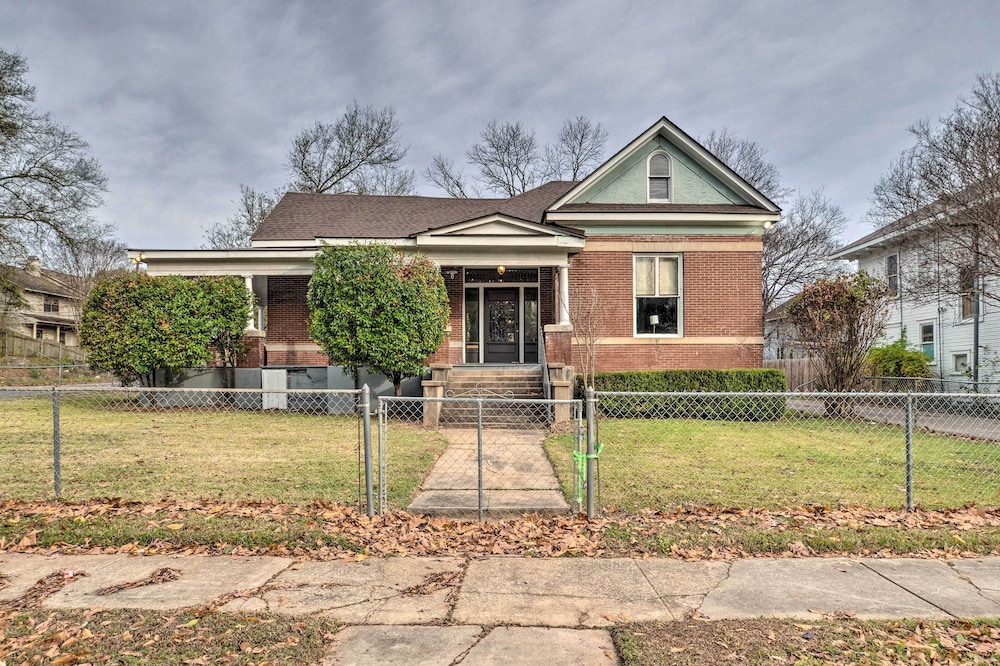 Pet-friendly Shreveport Home ~ 1 Mile to Downtown! view 5