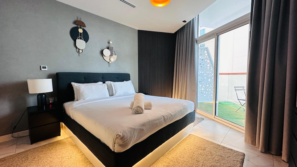 Premium 2 Bed Millennium Apartment