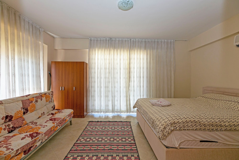 Paradise Town Villa Daisy view 4