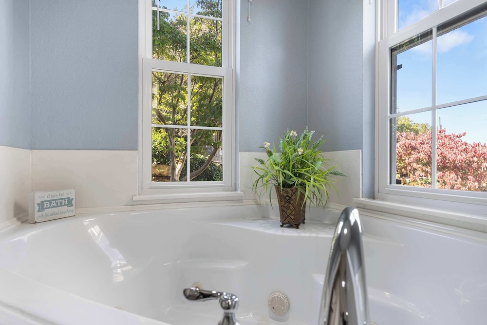 Edgewater Escape Stay for 6