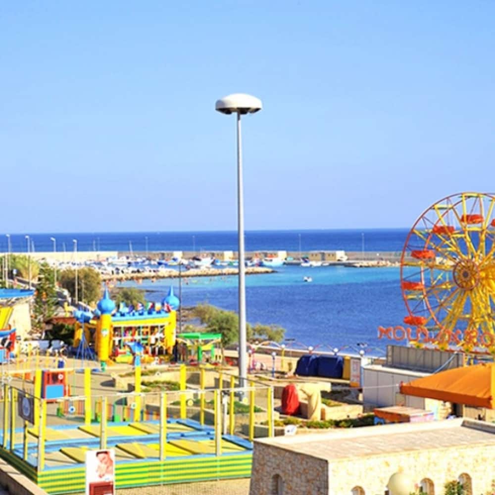 Frutti del Mare - Corallo a 350 m Dalla Spiaggia