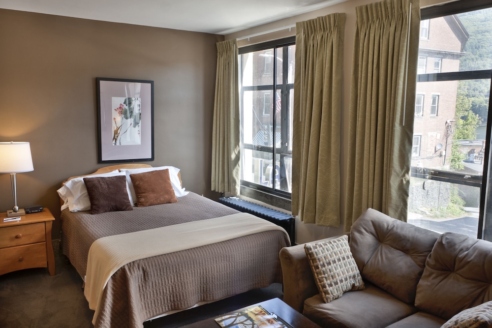 Brattleboro Vacations - Latchis Hotel - Property Image 10