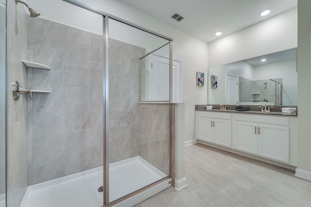 9 Bedroom Family Friendly Retreat - Private Pool