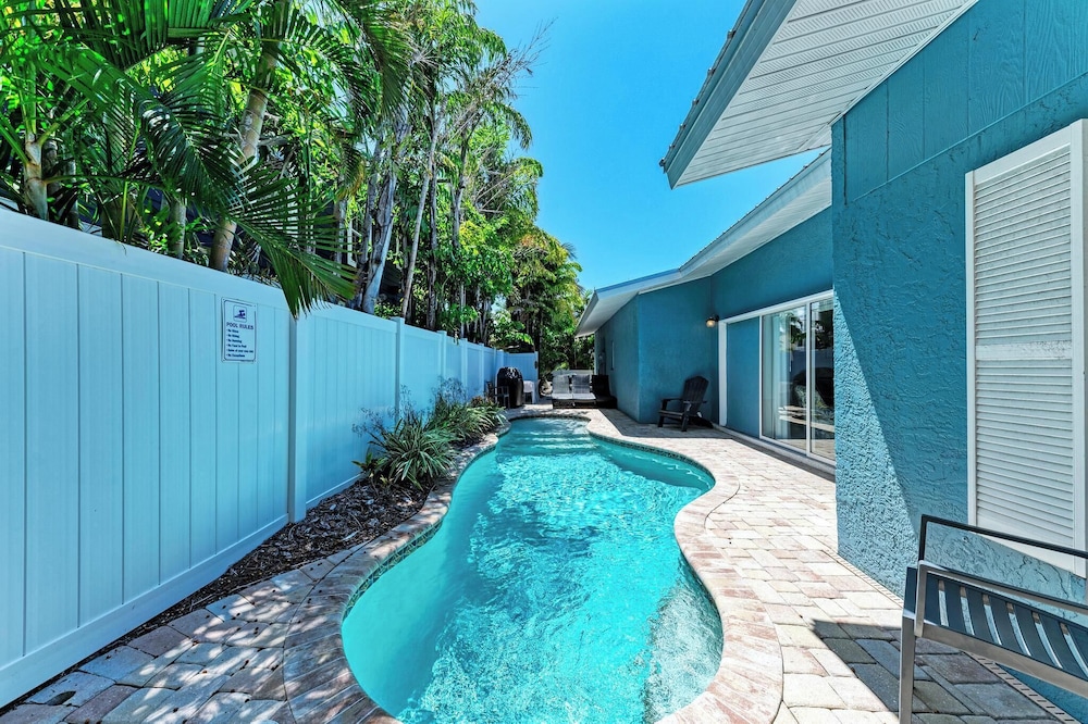 Anna Maria Island Blue Bella Bliss - Private Heated Pool