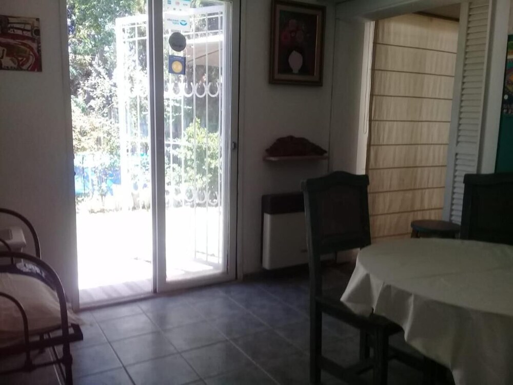 Dark Green House en Chacras de Coria