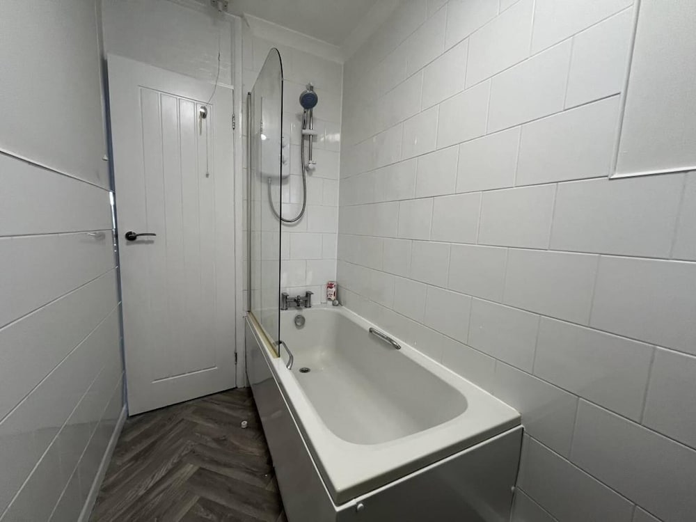 Seaside Haven Retreat - 2 Bedroom Apartment