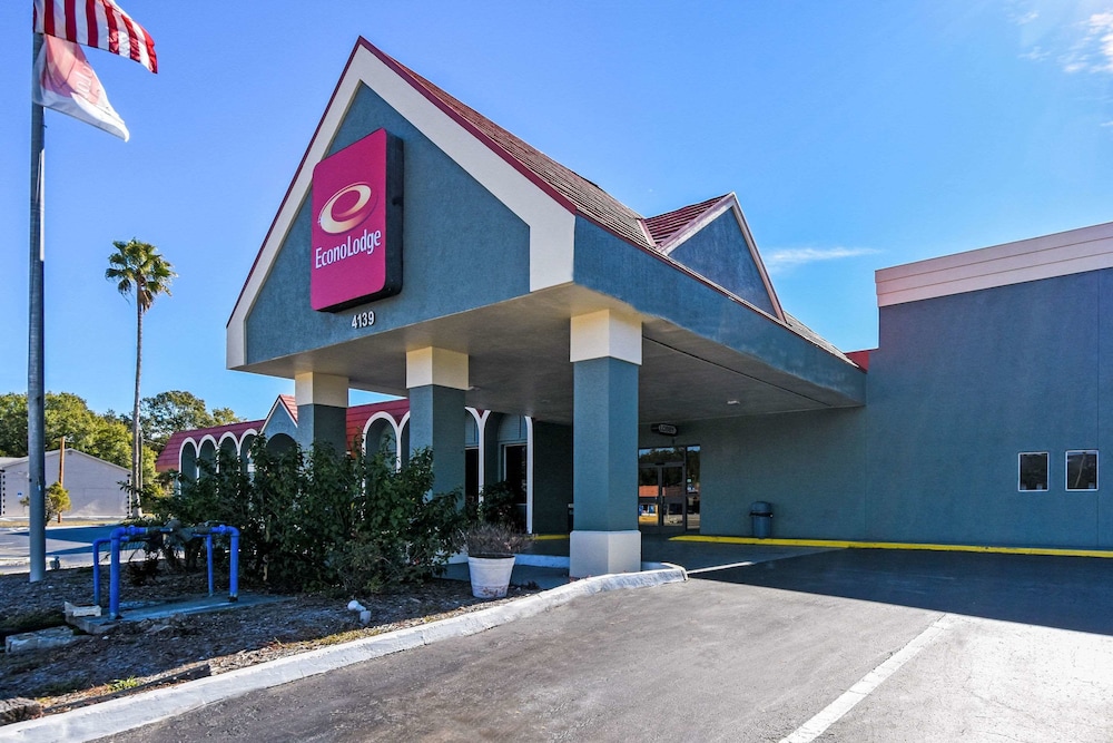 Tampa Bay Area Vacations - Econo Lodge Busch Gardens - Property Image 1