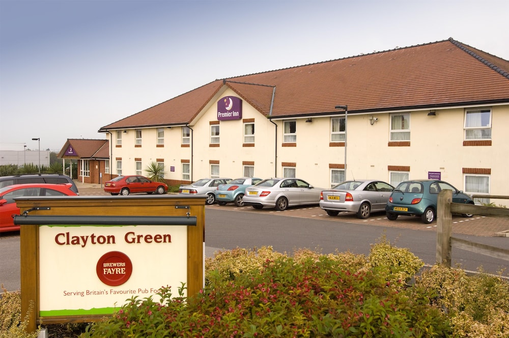 Premier Inn Oldham Central, photo 23