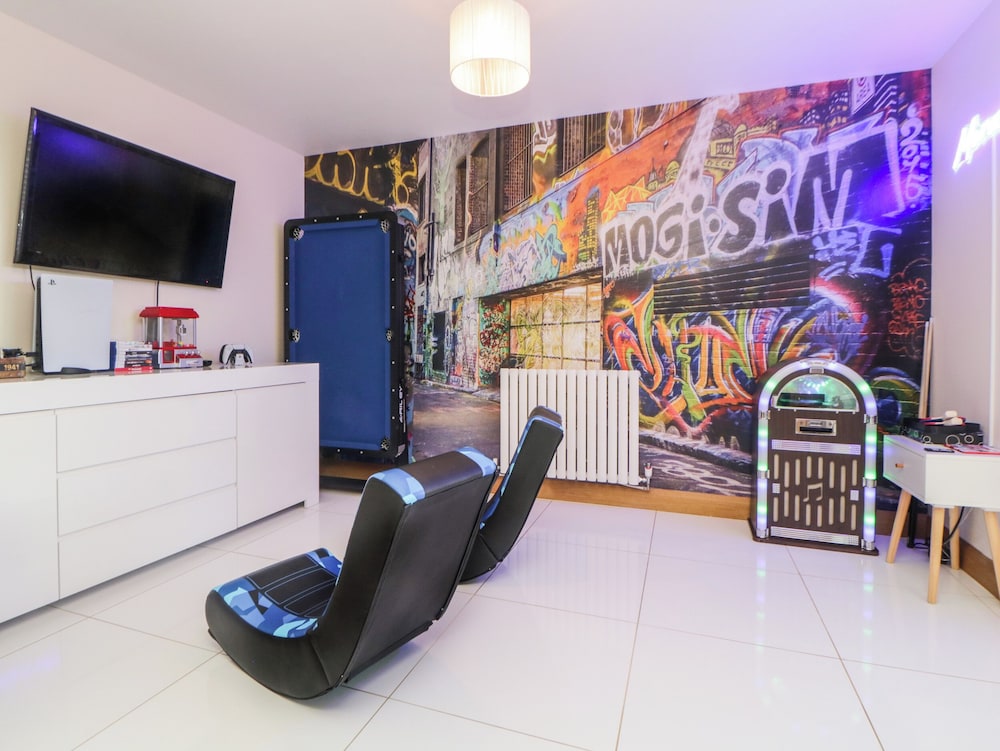 2 White Rock Court