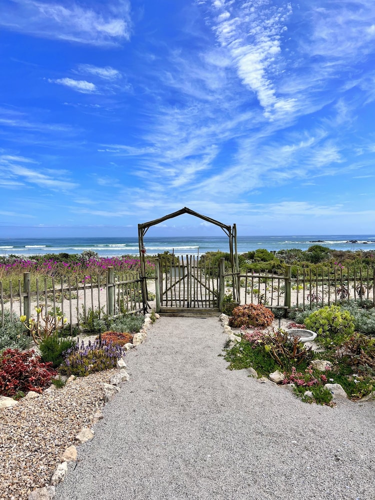 Baywatch Villa Guest House and Self Catering Accommodation