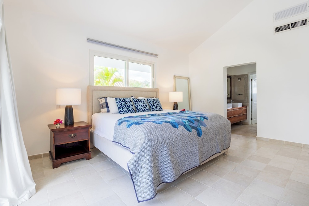 Villa Buganvilla 252 - 4BR Pool Jacuzzi Golf
