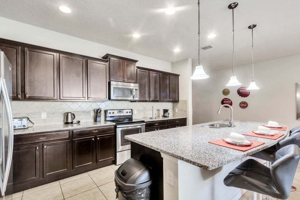 Beautiful Tranquil Relaxing Home With Private Pool 4 Bedroom Townhouse