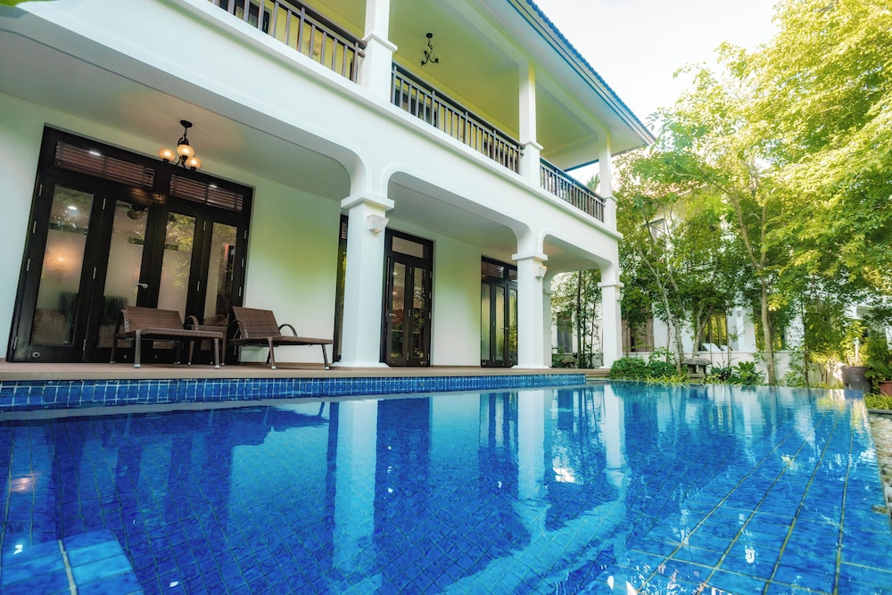 Tropical Villas Beach Danang