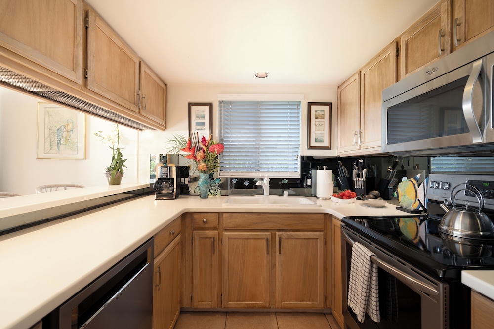 Polo Beach Club Vacation Rentals - APlus Resorts