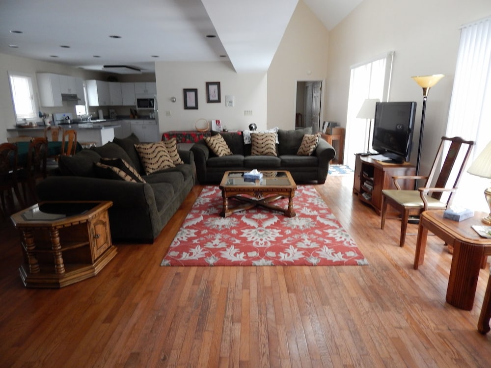 Galena Vacations - House on Pond Court - Property Image 1