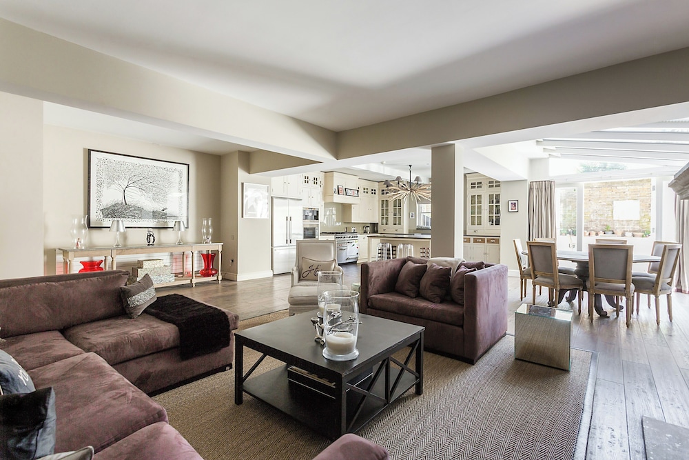 Holland Park Avenue VII by Onefinestay