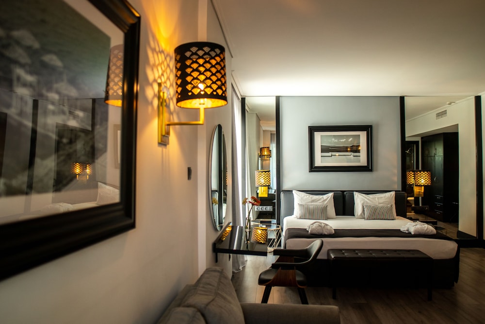 Athenian Riviera Hotel & Suites 15