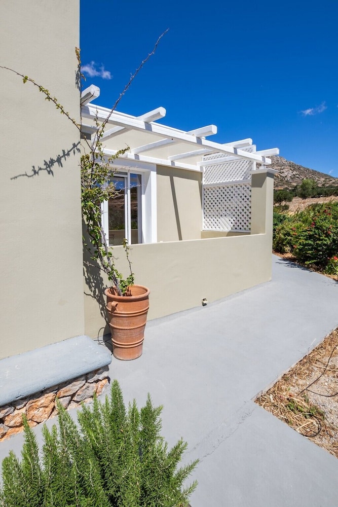 Elaia Villas