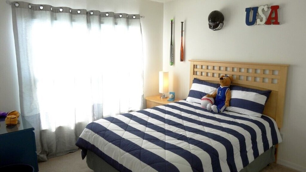 5 Beds With Private Pool Near Disney Parks 4703 5 Bedroom Home by RedAwning - Image 5