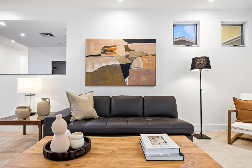 Spacious 3-bed Home With Patio Near Beach