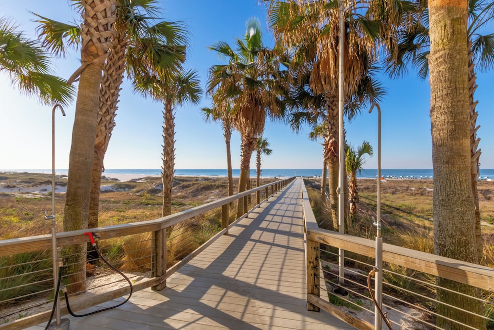 Turquoise Place 2205 C