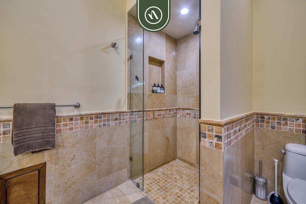 Tasteful Condo Near Romantic Zone - Pool