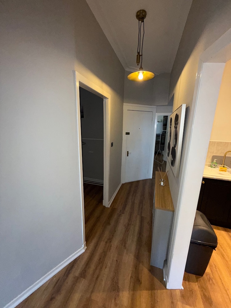 Ayr Town Centre Apartment - 3 Bedrooms