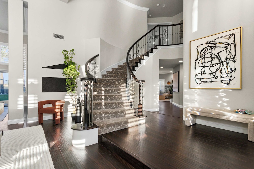 Luxury Pool Home w Theater Games & Mountain View