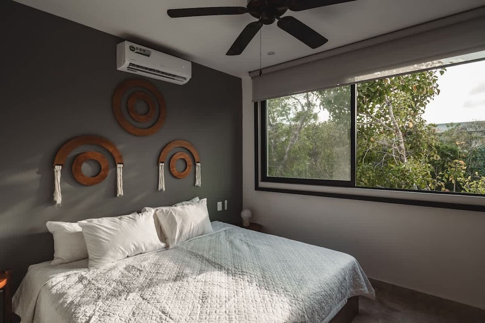 Zama Condo w Rooftop Pool Gym Coworking Cinema