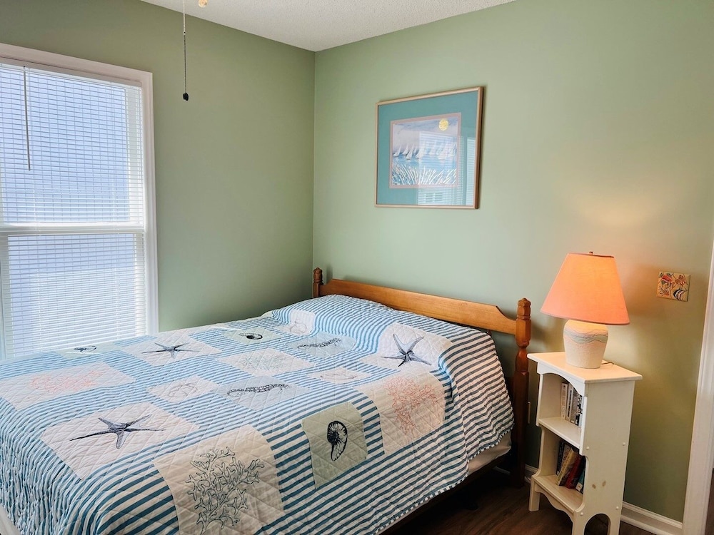 Tradewinds 4 Bedroom Home by RedAwning