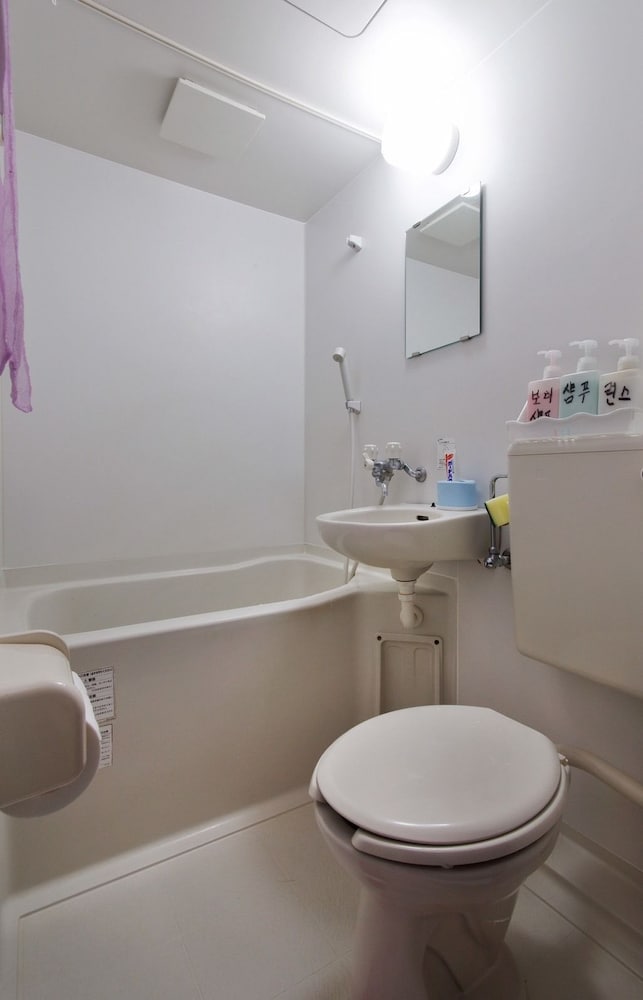 Young Minbak Osaka Guest House