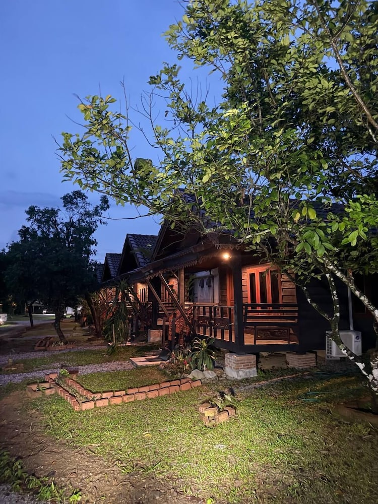 Ban Villa PhaSouk