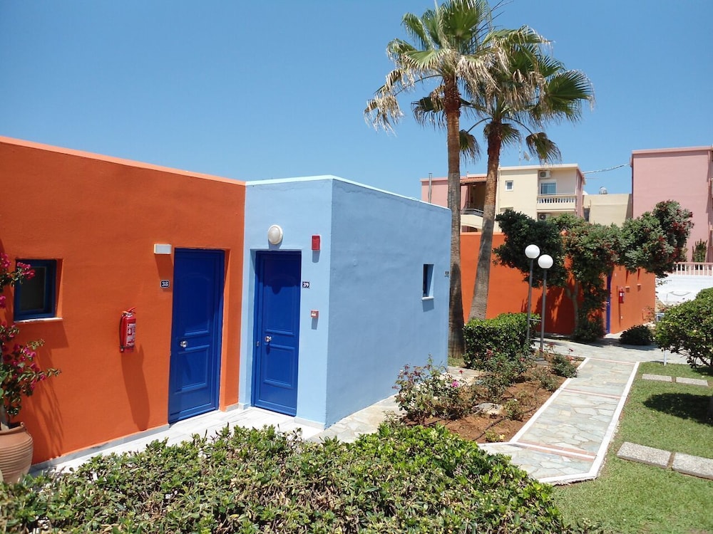 Hotel Marina Sands Art Hotel - Image 1