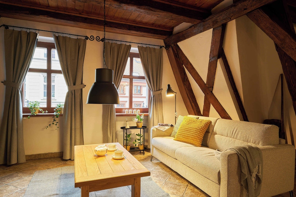 Vincent Old Town Apartments