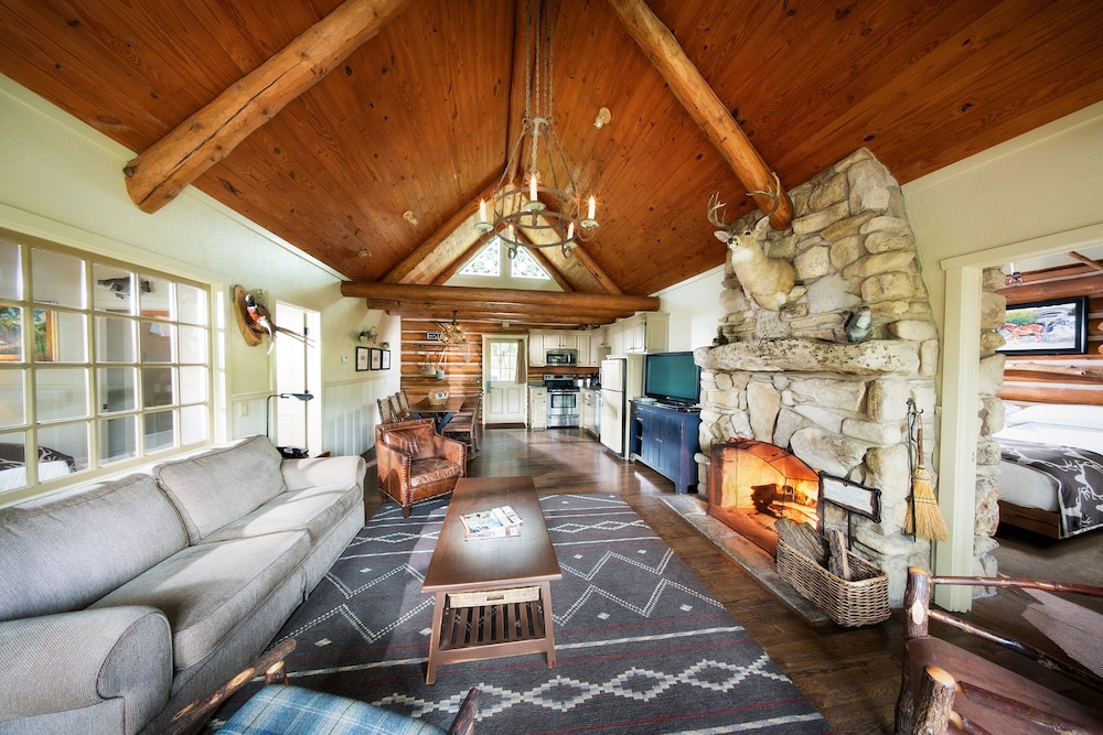 Big Cedar Lodge view 4
