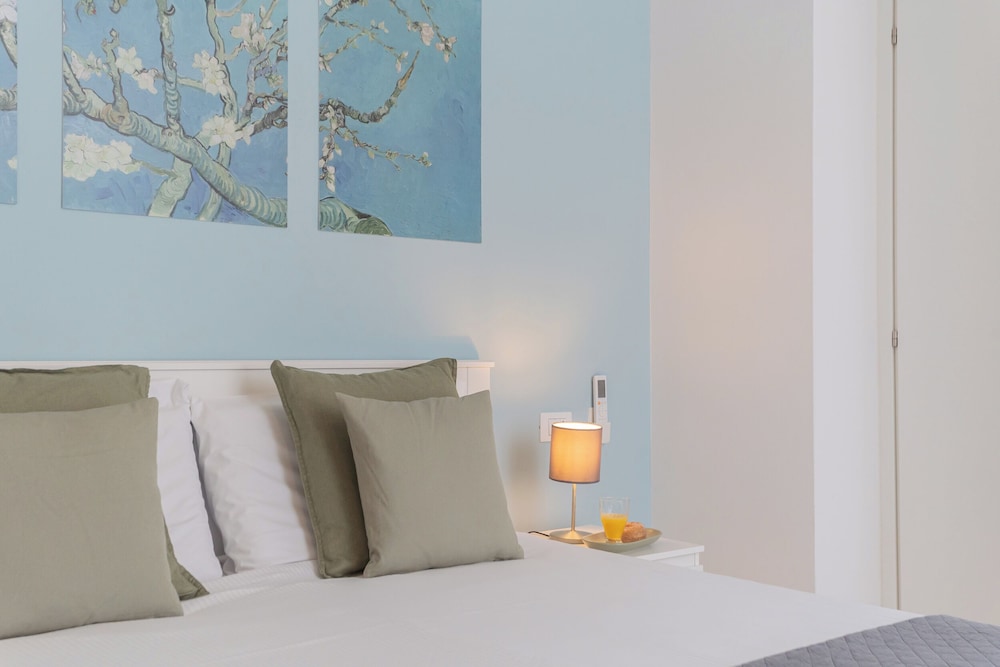 Old Court Hideaway by Rent all Como