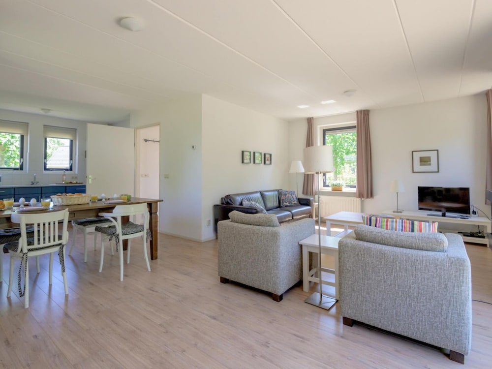 Bungalow in Sondel Near Slotermeer Lake