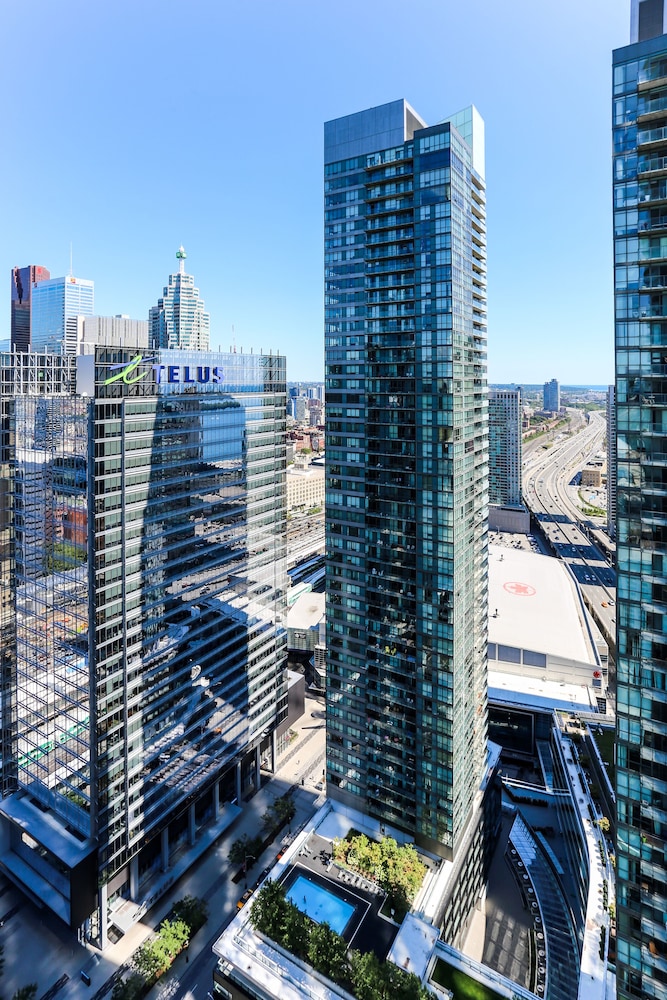 Platinum Suites - Incredible CN Tower View - Image 4