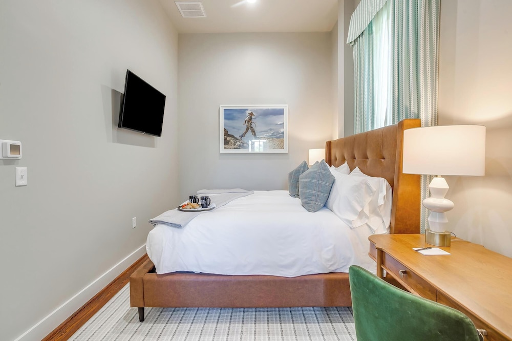 Nutt House Hotel