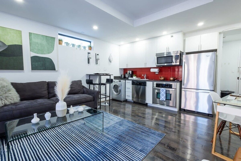 809 Midtown Apartments