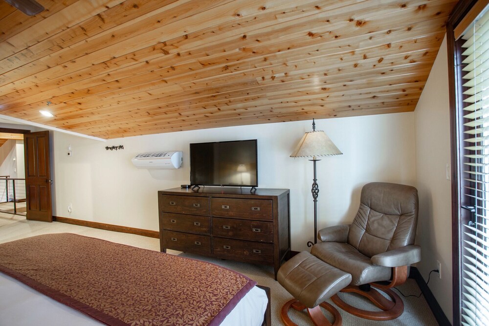 Trail's End Lodge at Deer Valley Resort - Four Bedroom Residence with Spa #505 4 Condo