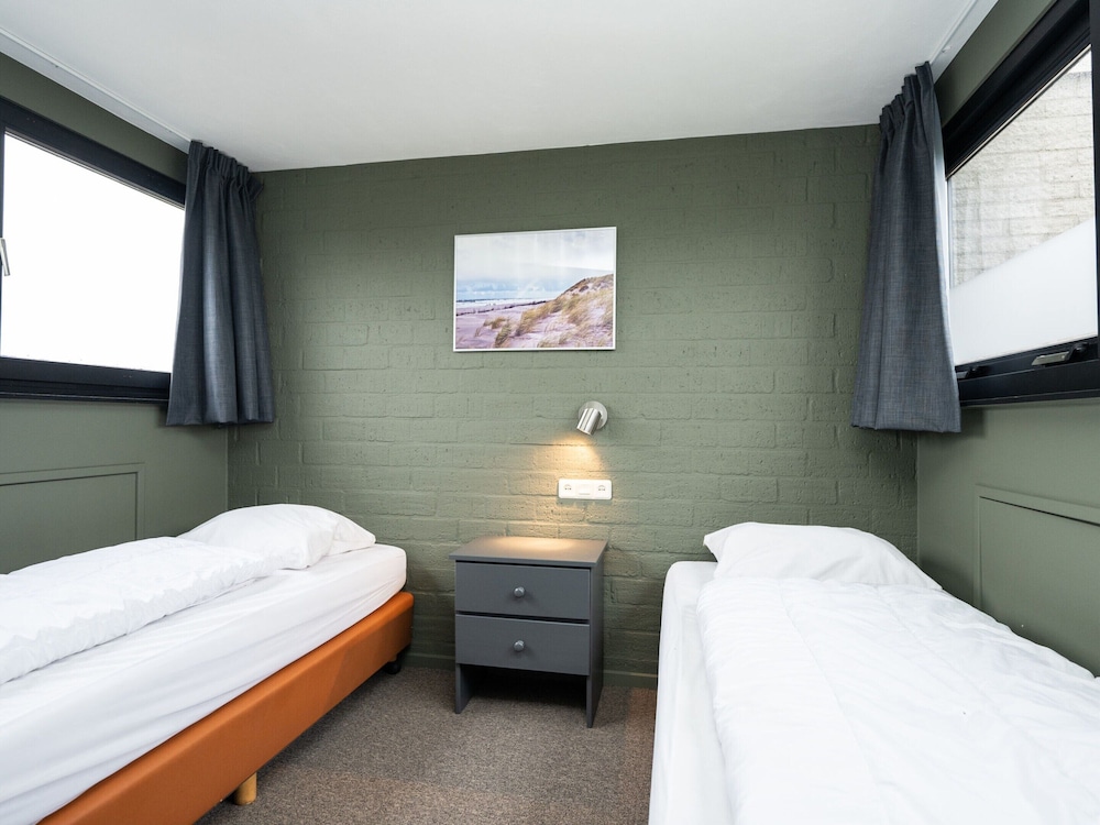 Holiday Home on Texel With Garden Terrace