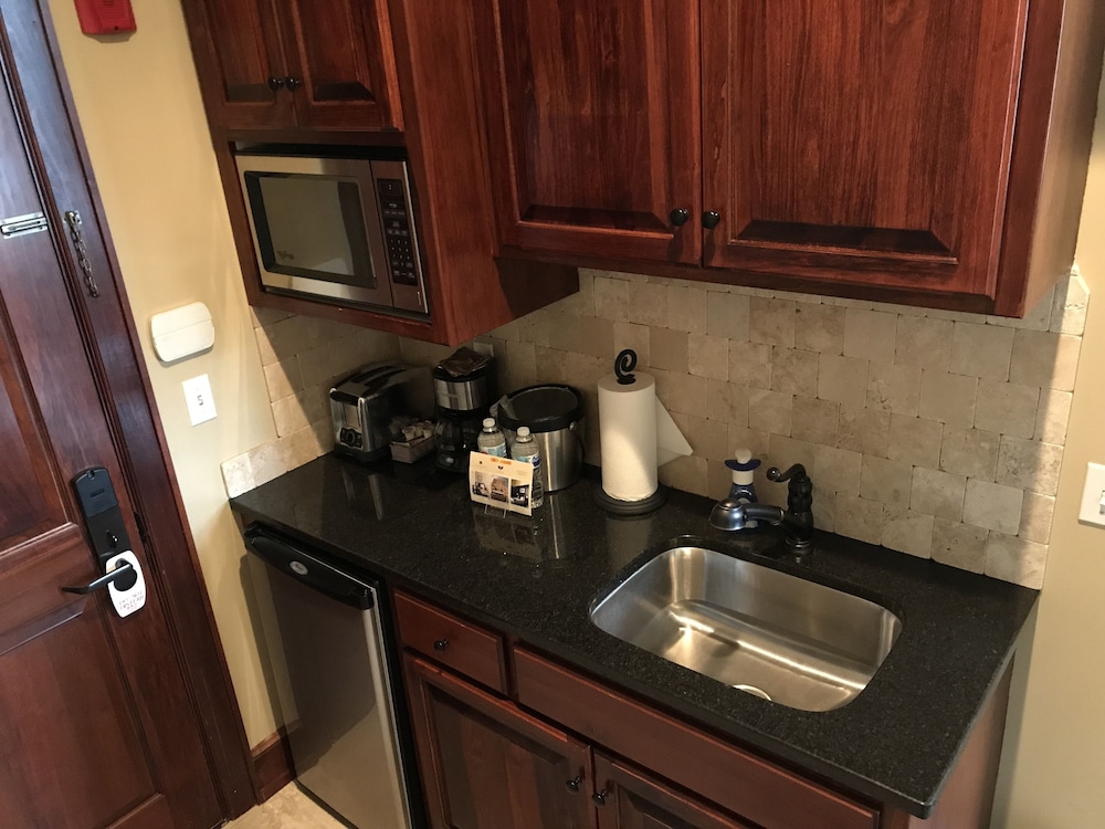 Lawrence Vacations - The Eldridge Hotel - Property Image 44