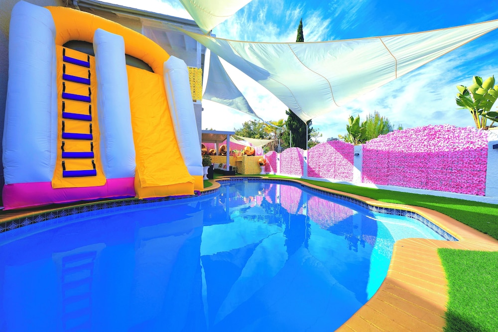 Pink Luxe Spa Retreat San Diego