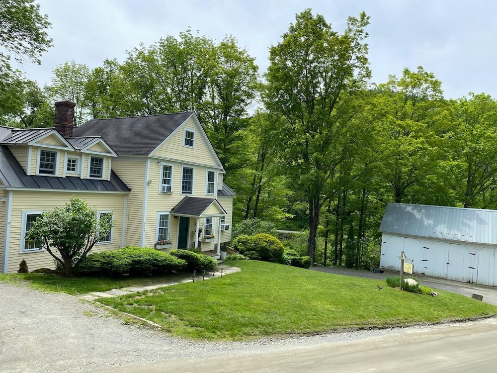 Green River Bridge Inn