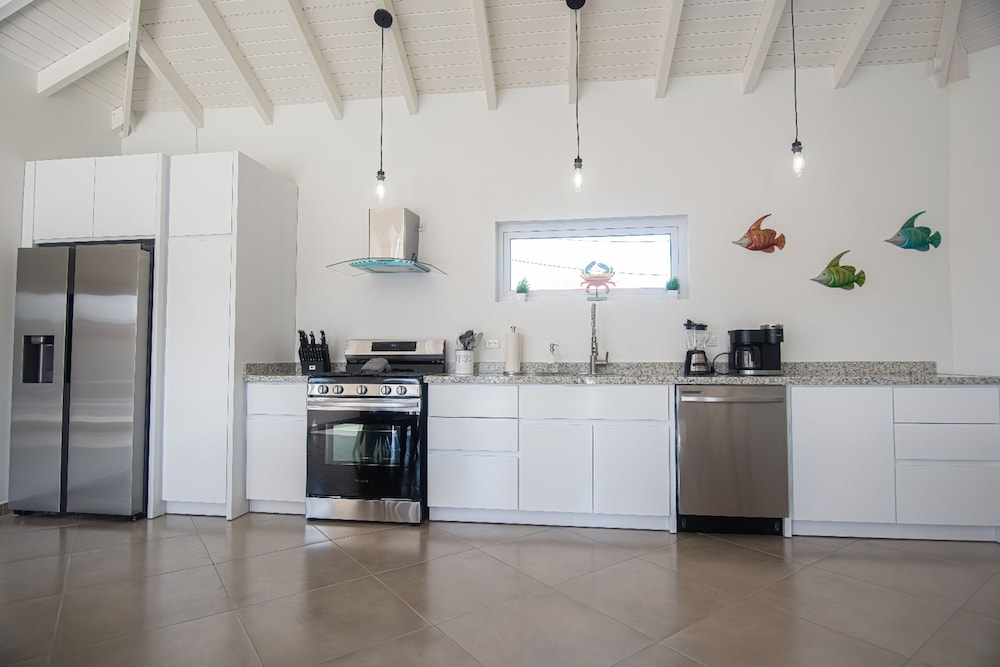 Breathtaking Prvt 4BR Pool Villa 5 Min to Beach