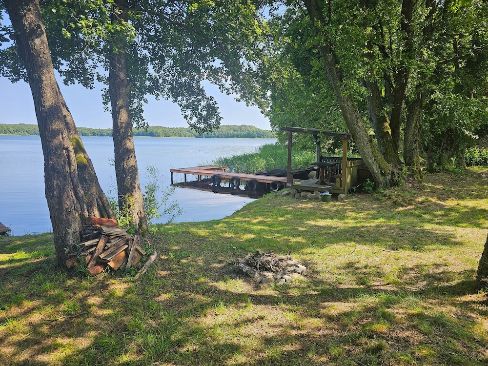 Holiday Home Right on the Lake Shore