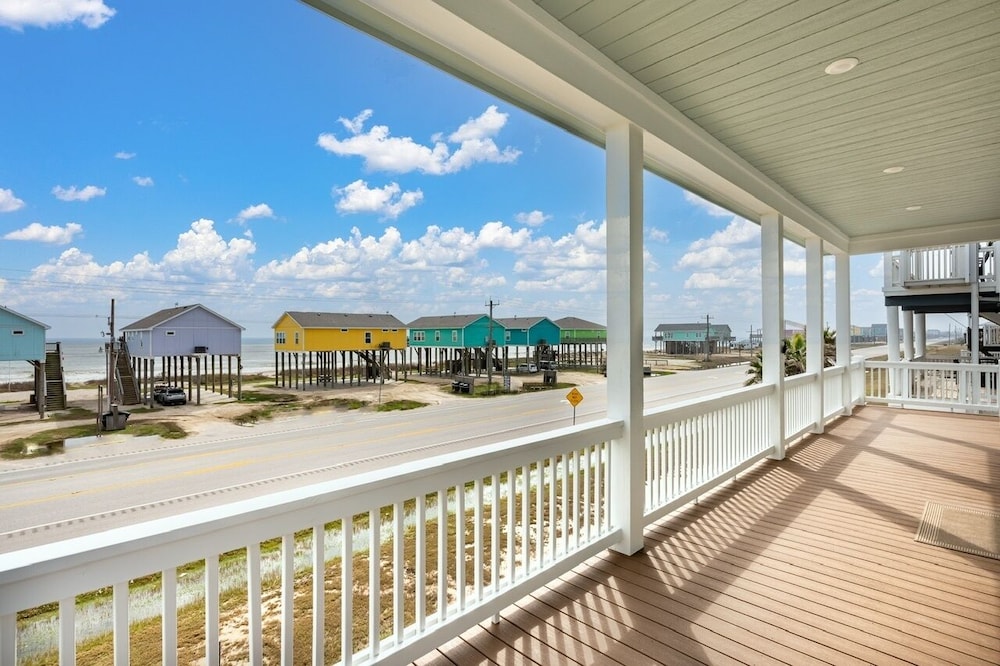 Fins & Feathers 3 Bedroom Home