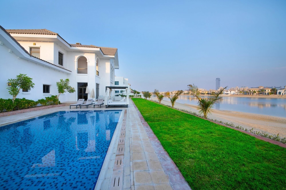 Luxury Villa w Dramatic Vw Private Beach Pool