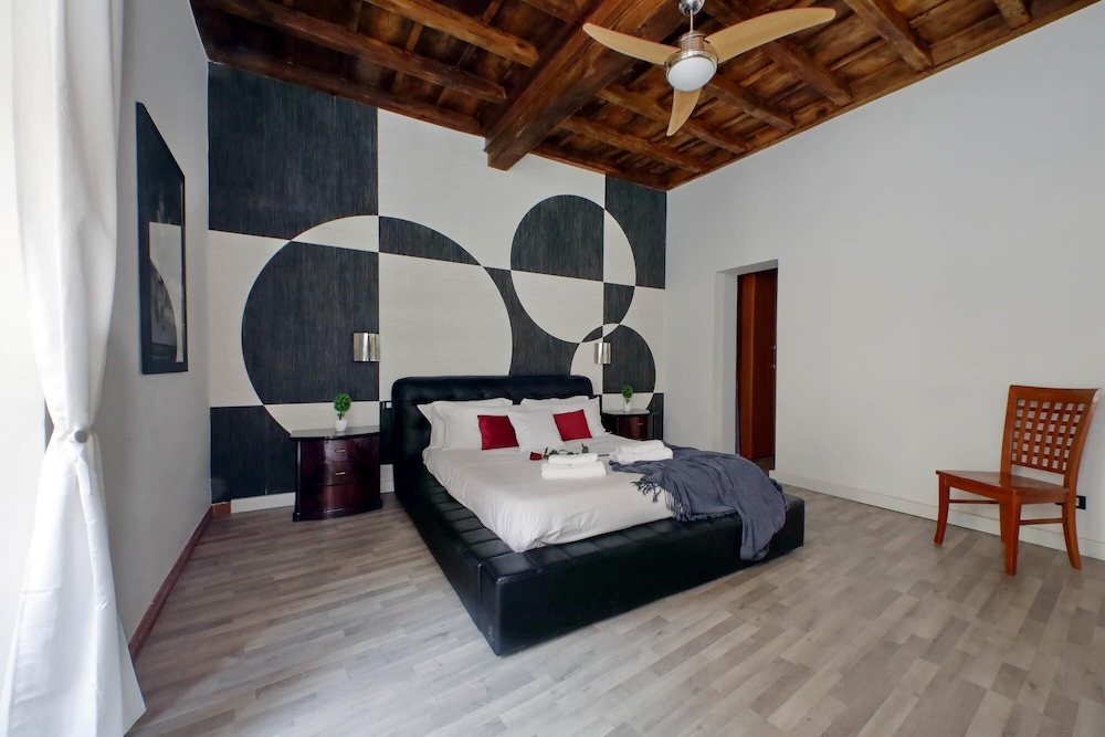 Luxury Navona Apartment